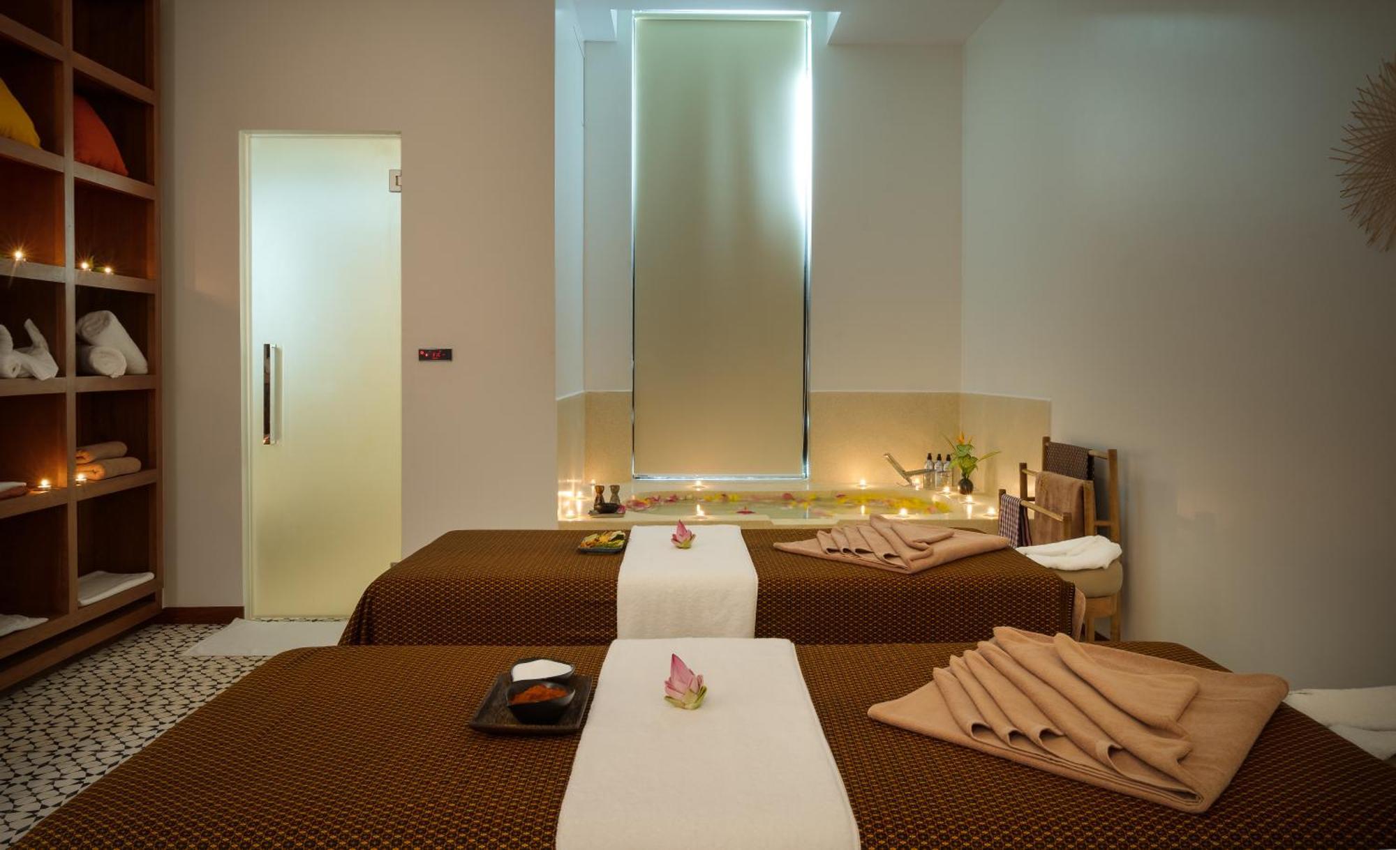 Waka Villa Private Pool Resort & Spa - Adults Only เสียมราฐ ภายนอก รูปภาพ
